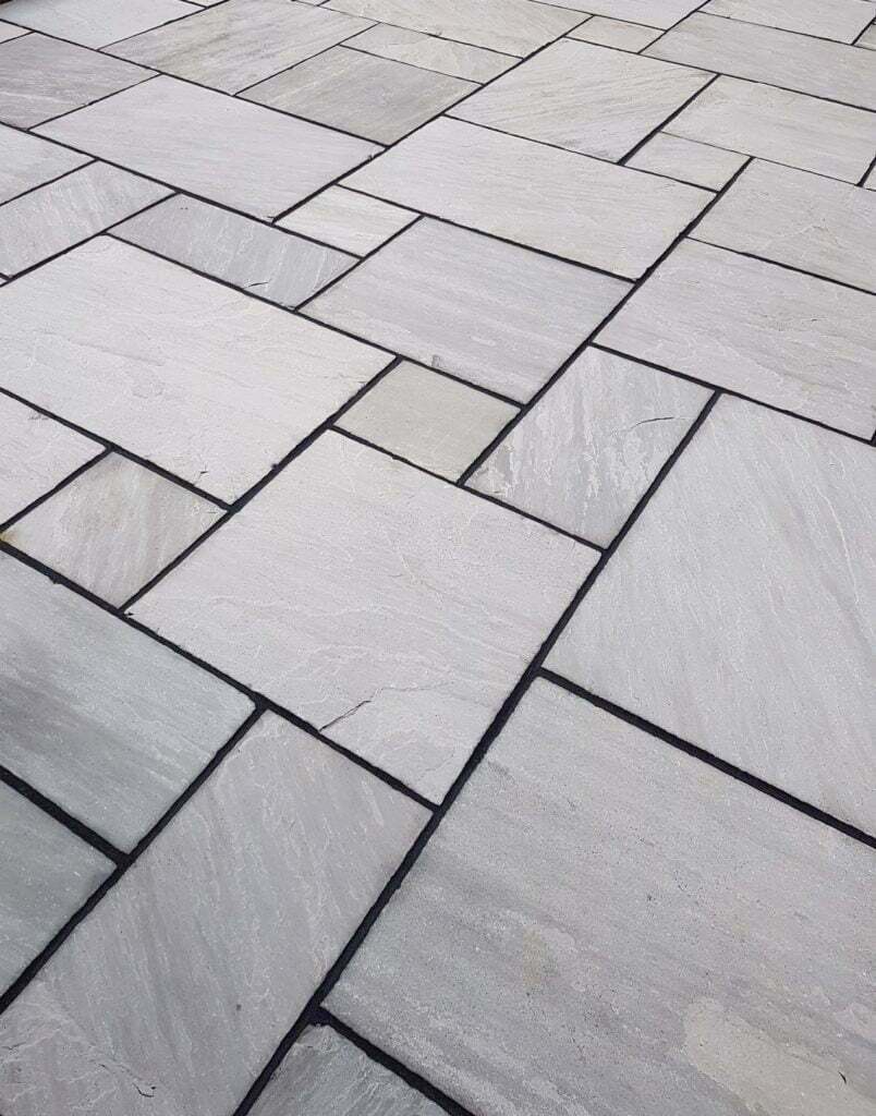 Kandla grey paving patio kit of mixed size slabs